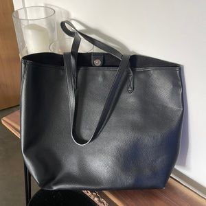 Black tote bag